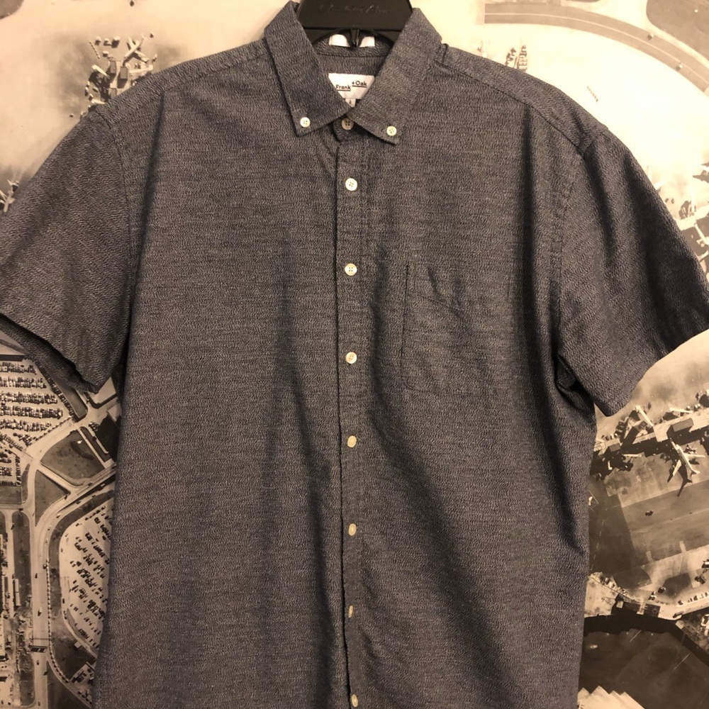 Frank & Oak Lrg Grey SS Blue Shirt Like New